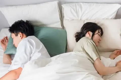 性病意識の高くないプライベートなパートナーが感染源のこともある